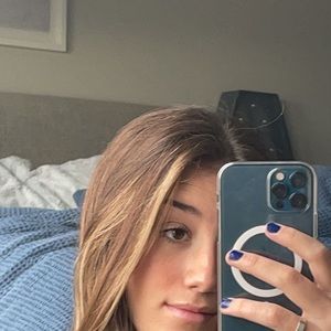 Meet your Posher, Ava